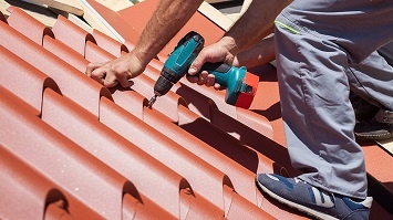 Roofing service for home